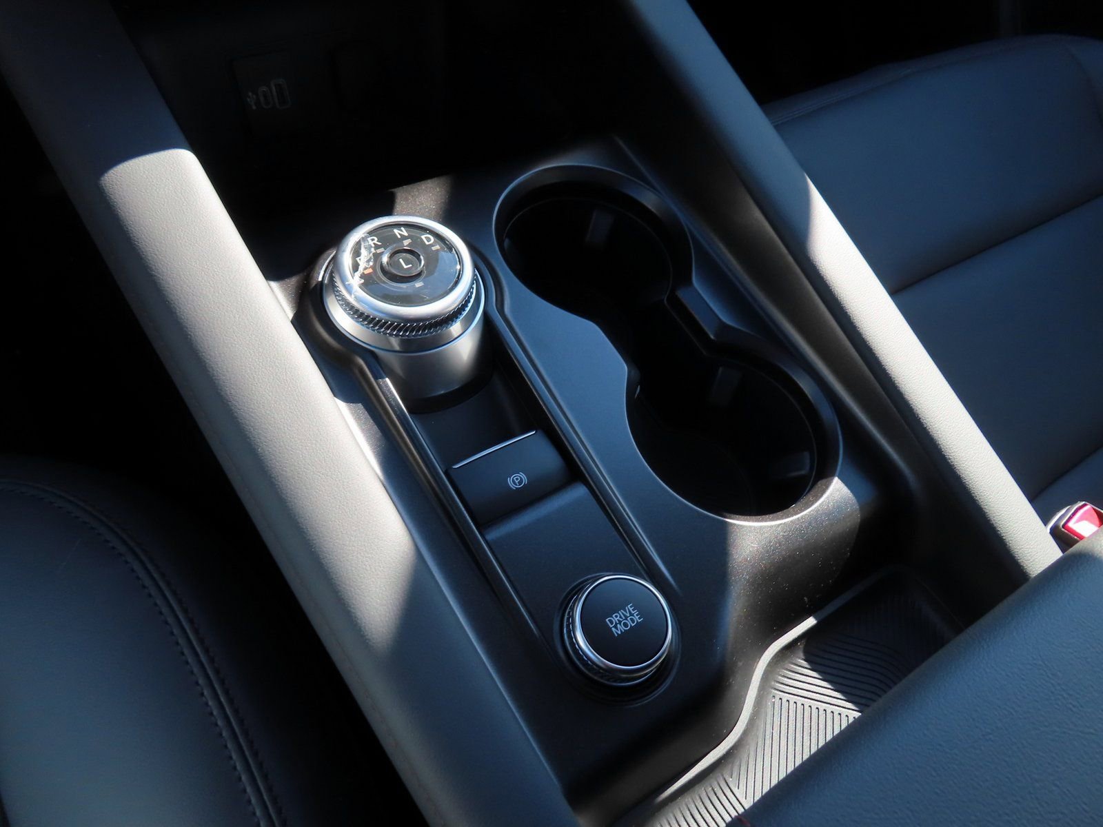 New 2026 Ford Explorer Active w/ Active Comfort Package image 13