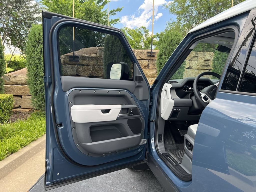 Certified 2025 Land Rover Defender 110 S AWD/4WD image 17
