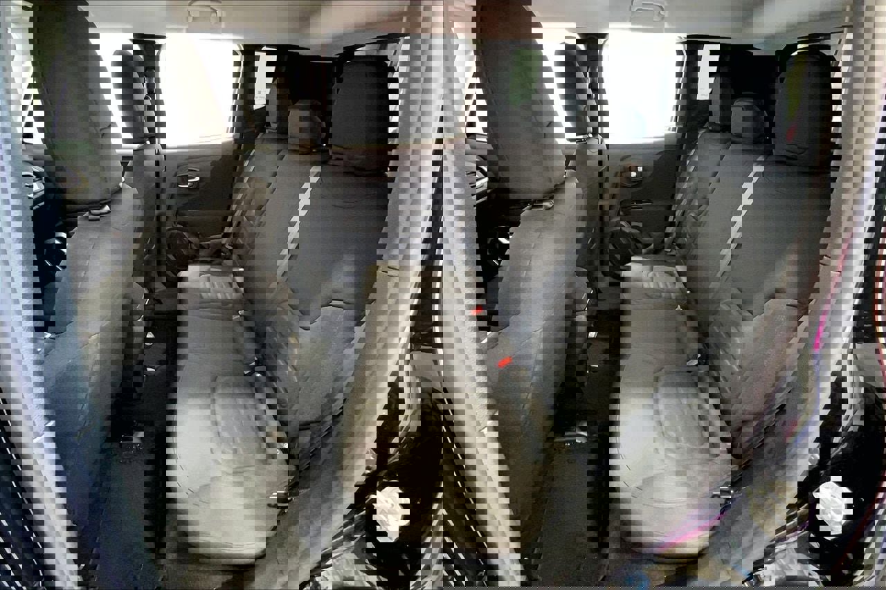 Used 2020 Jeep Renegade Latitude image 19