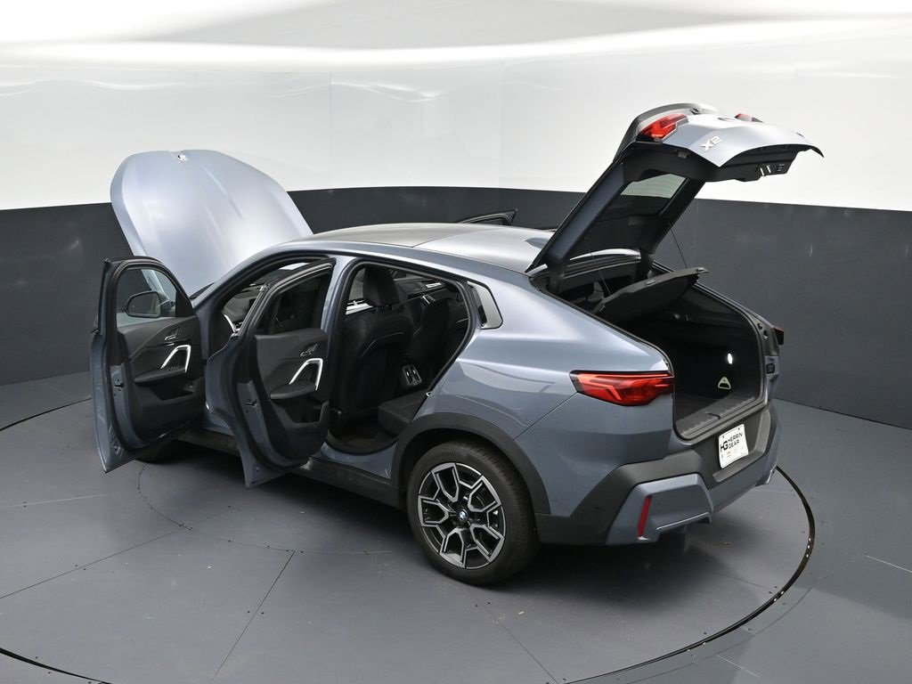 Certified 2025 BMW X2 xDrive28i image 2