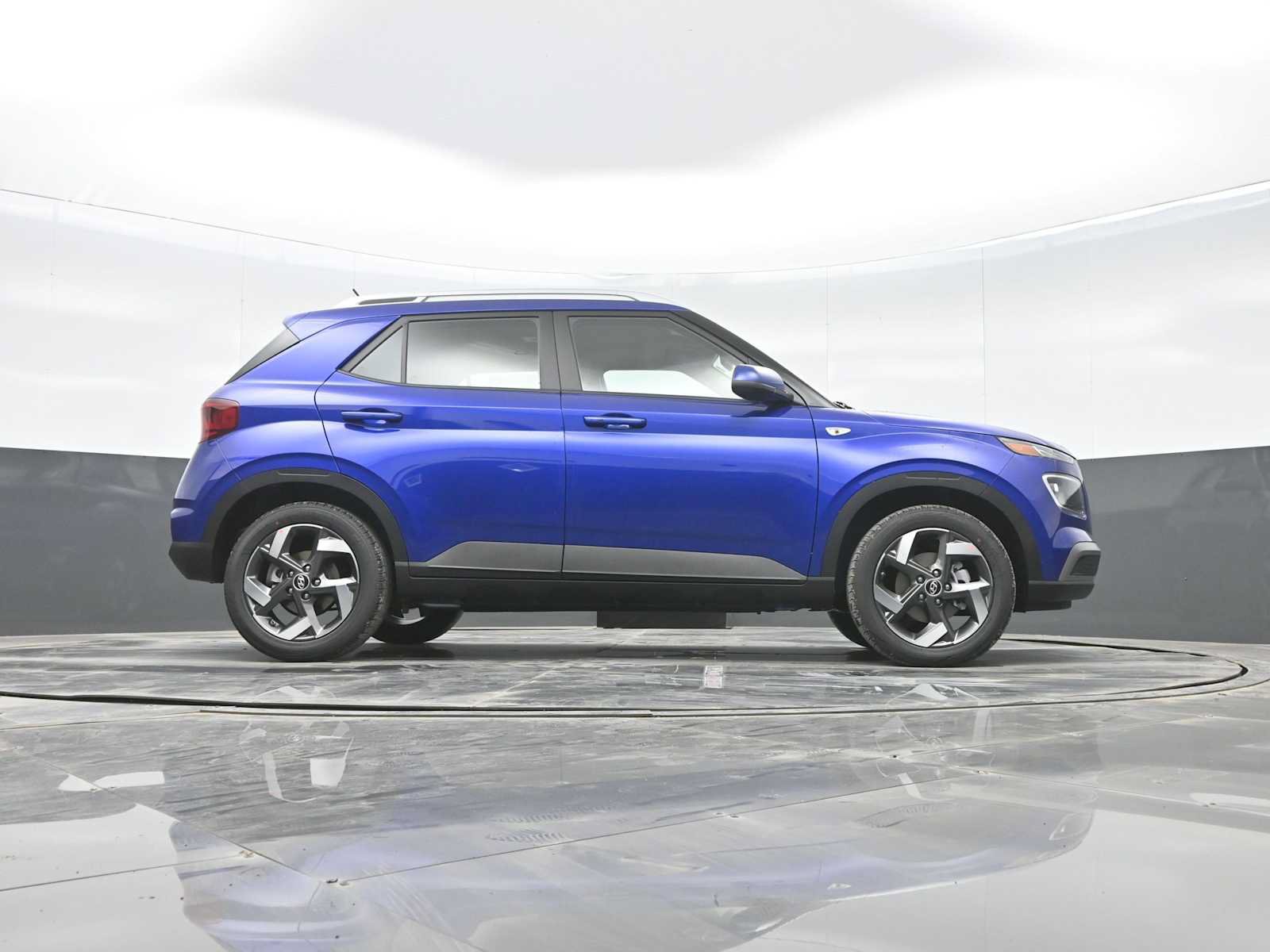 Used 2026 Hyundai Venue SEL FWD image 37
