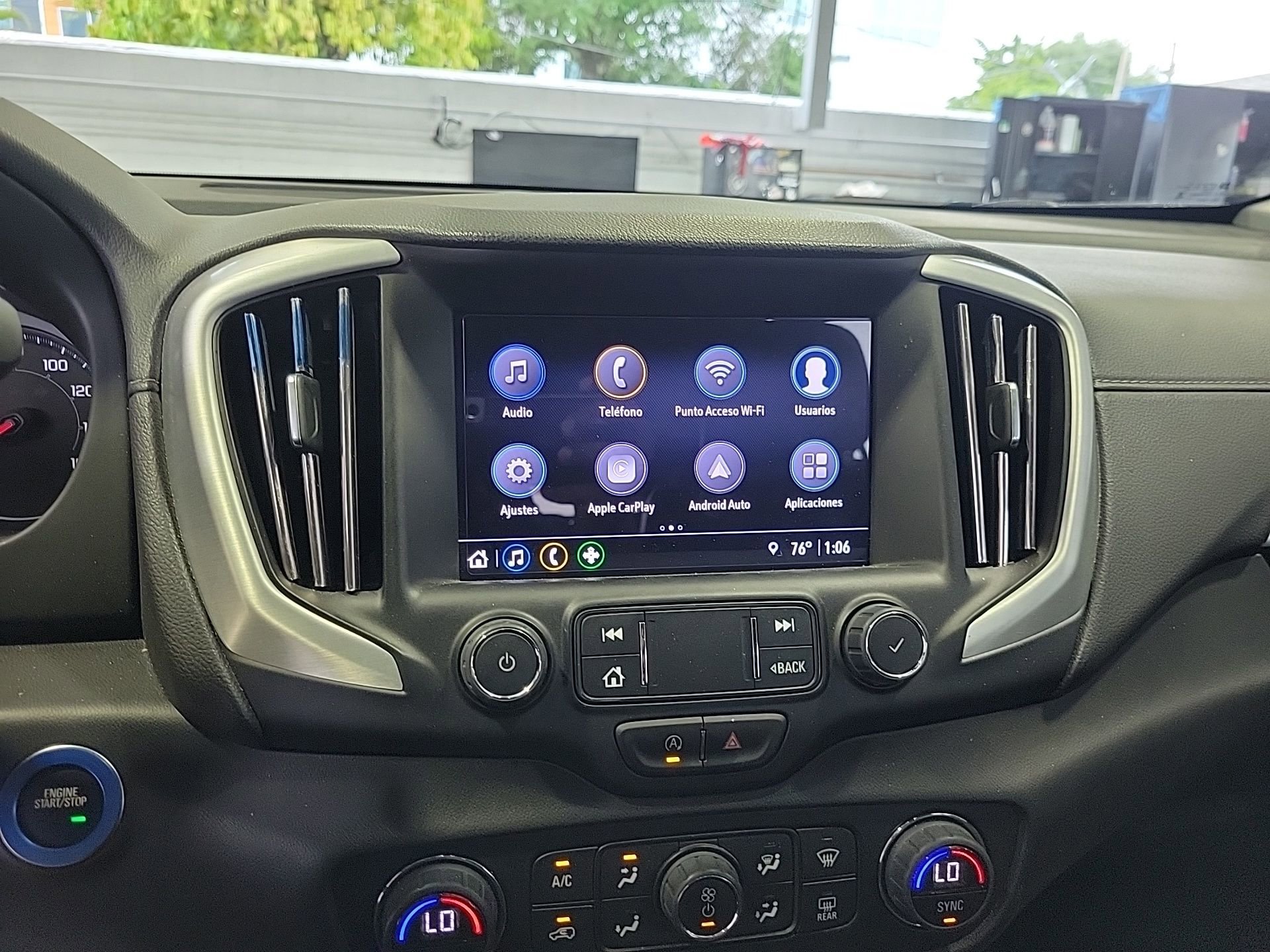 Used 2024 GMC Terrain SLT w/ LPO, Floor Liner Package image 32