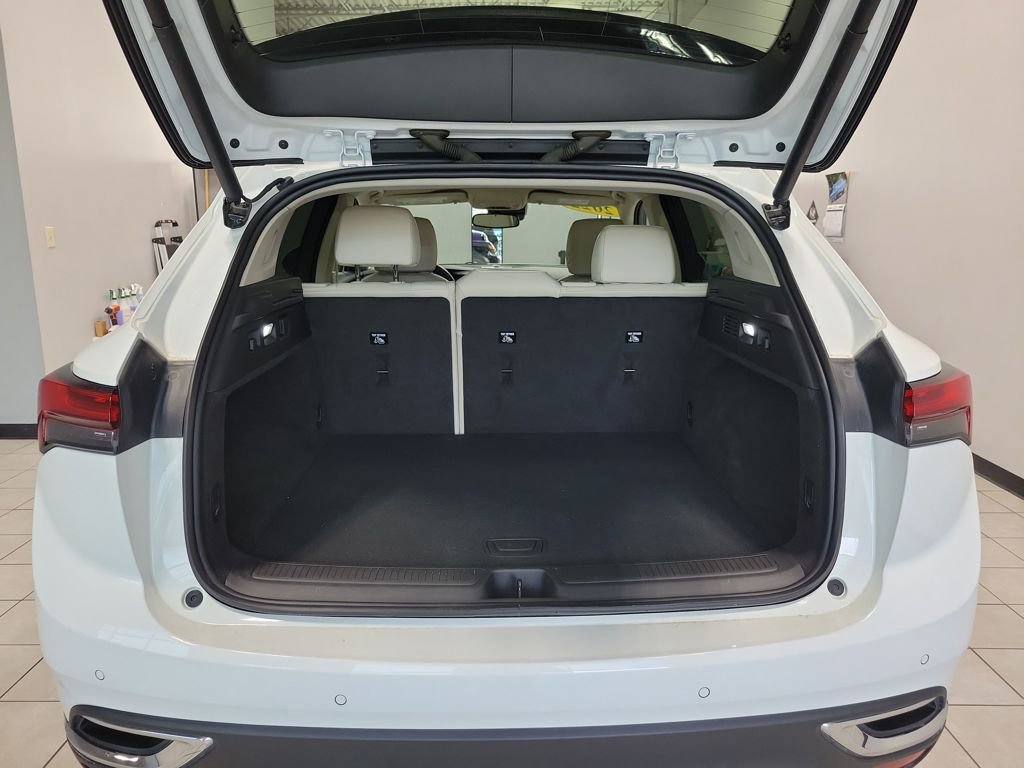 Used 2022 Buick Envision Essence w/ Safety Package image 10