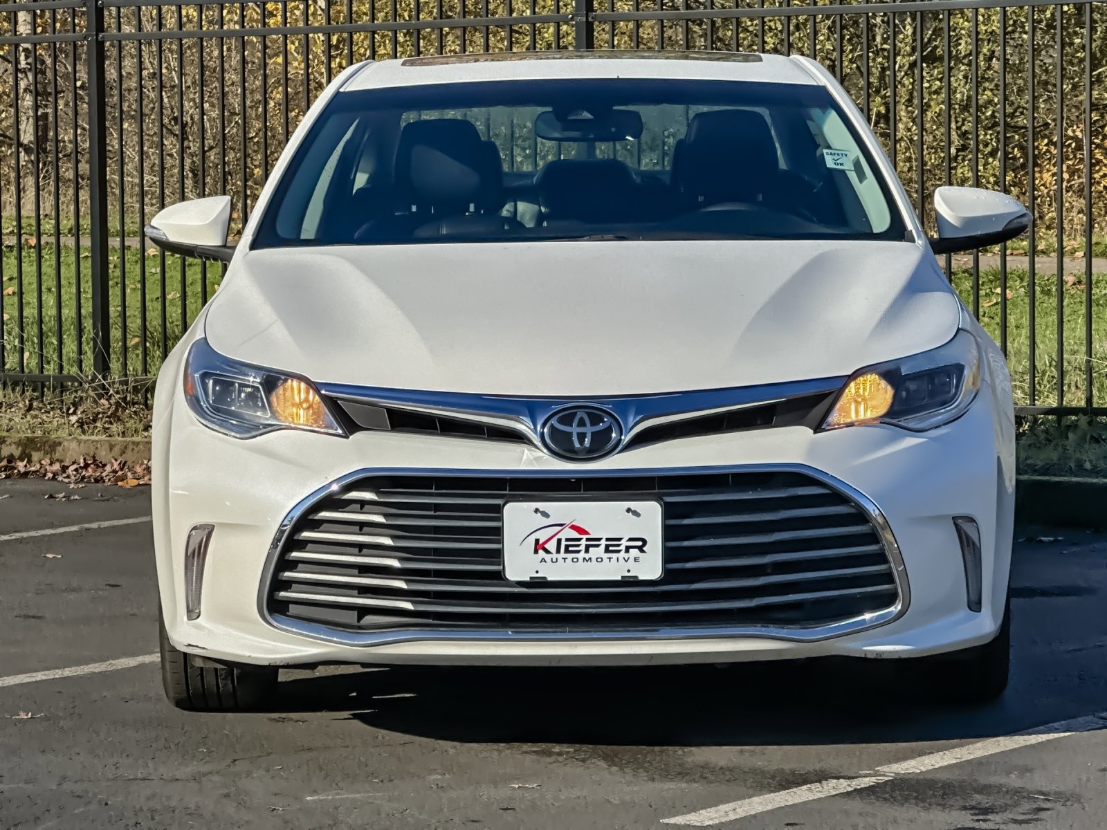 Used 2018 Toyota Avalon XLE Plus image 9