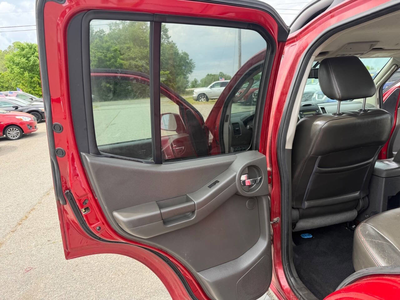 Used 2011 Nissan Xterra PRO-4X w/ Pro-4x Leather Pkg AWD/4WD image 18