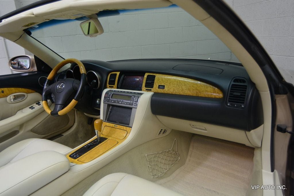 Used 2004 Lexus SC 430 Convertible RWD image 20