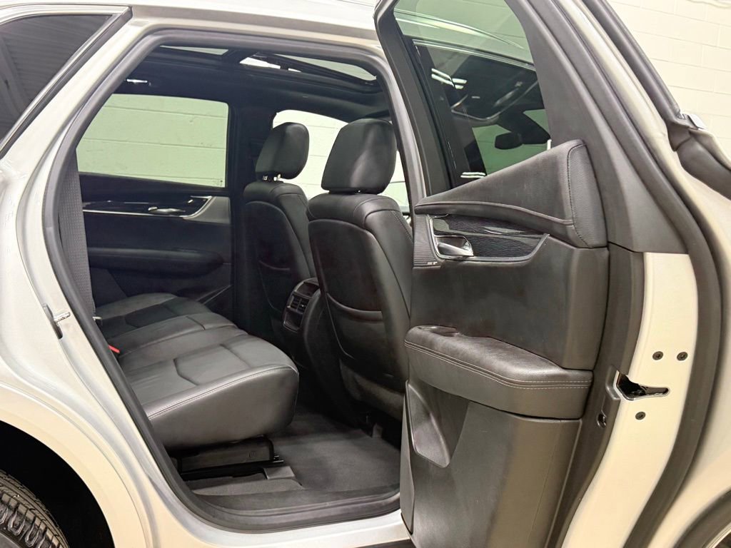 Used 2020 Cadillac XT5 Premium Luxury w/ LPO, Floor Liner Package image 41