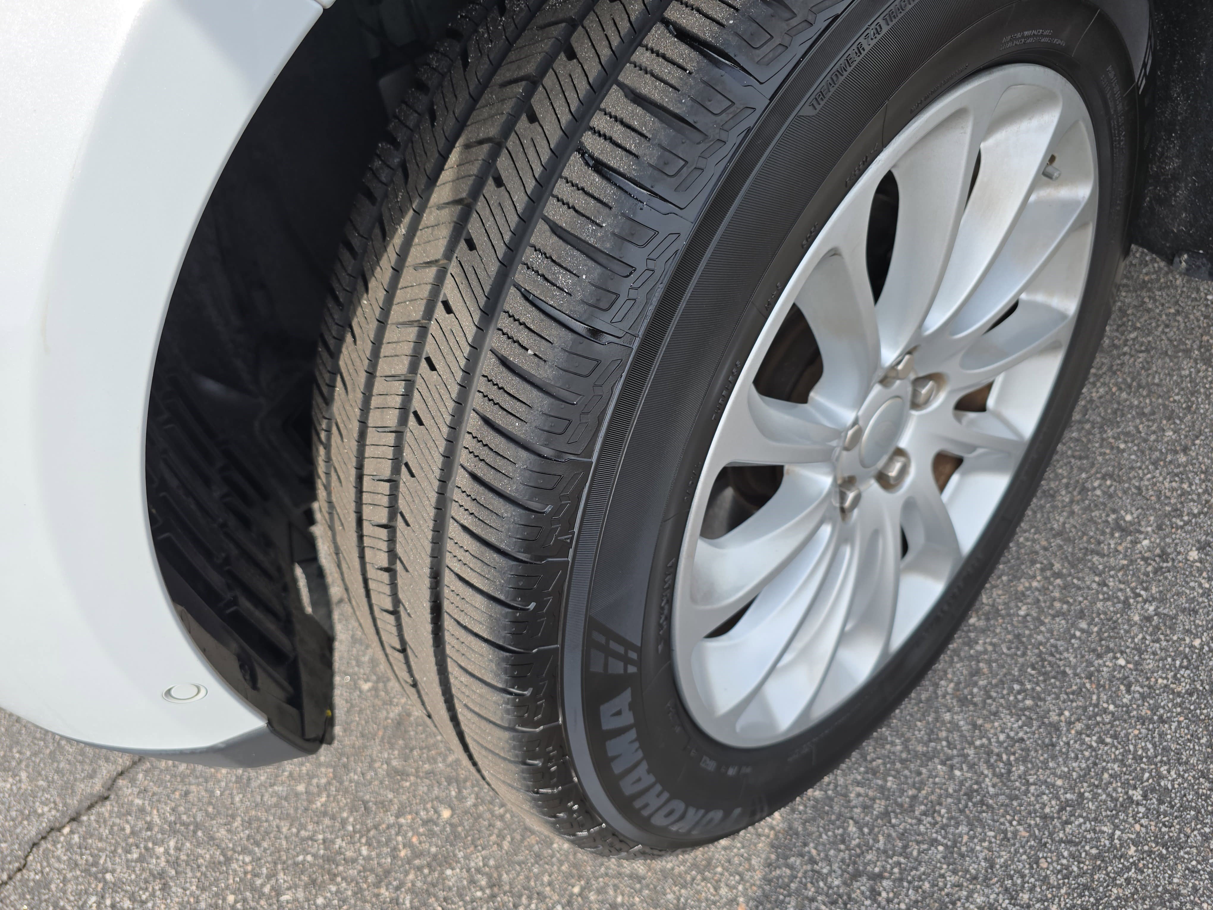 Used 2020 Land Rover Range Rover HSE image 32