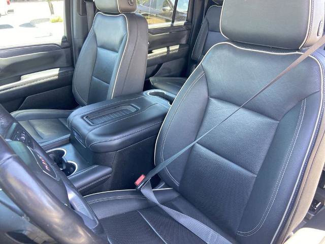 Used 2022 GMC Yukon XL SLT w/ SLT Luxury Package AWD/4WD image 15
