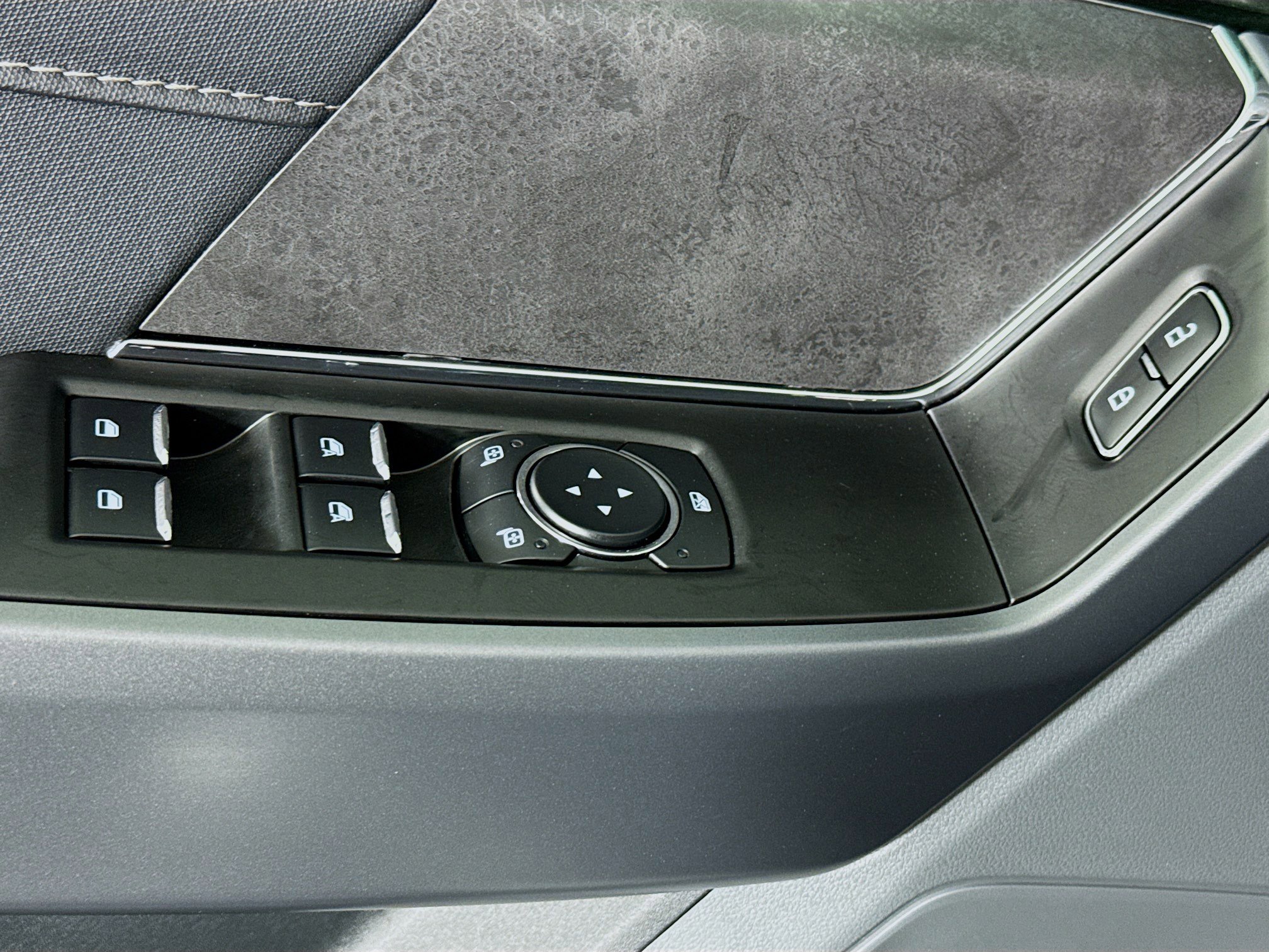 Used 2025 Ford F150 XLT w/ Equipment Group 301A Standard image 21