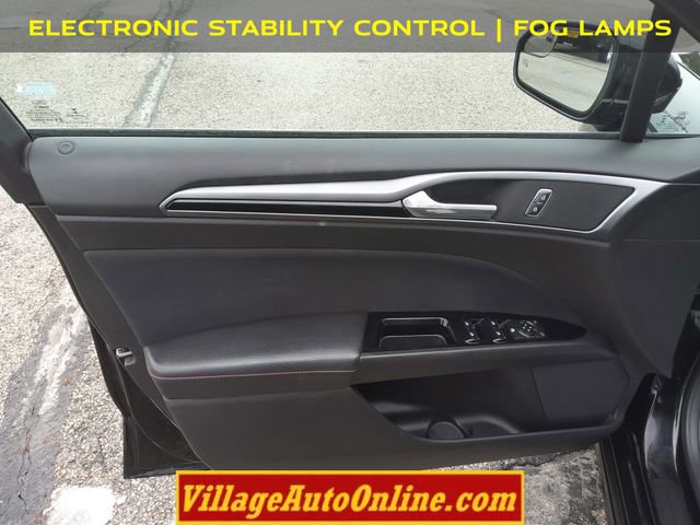 Used 2016 Ford Fusion SE image 11