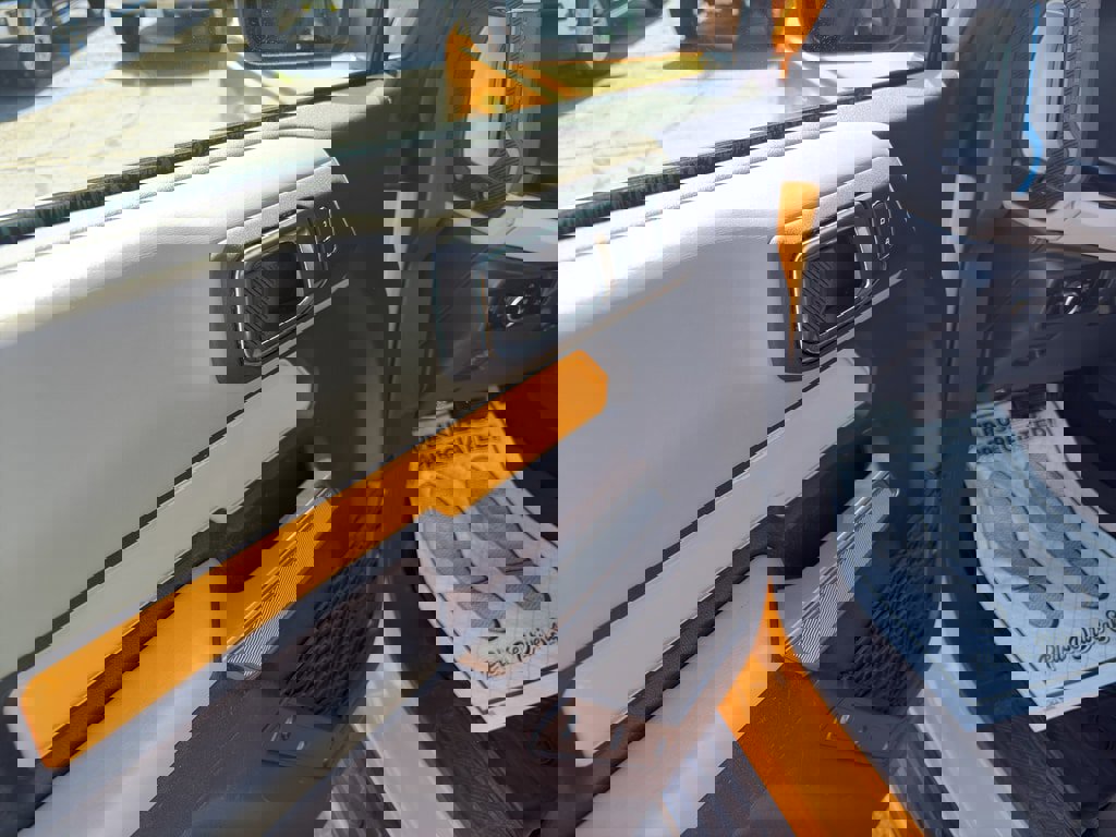 Used 2022 Ford Bronco Wildtrak image 9