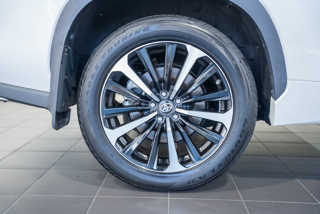 Used 2022 Toyota Highlander XSE AWD/4WD image 13