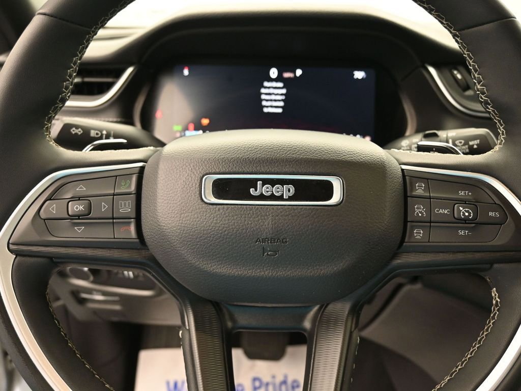 Used 2024 Jeep Grand Cherokee Altitude image 30