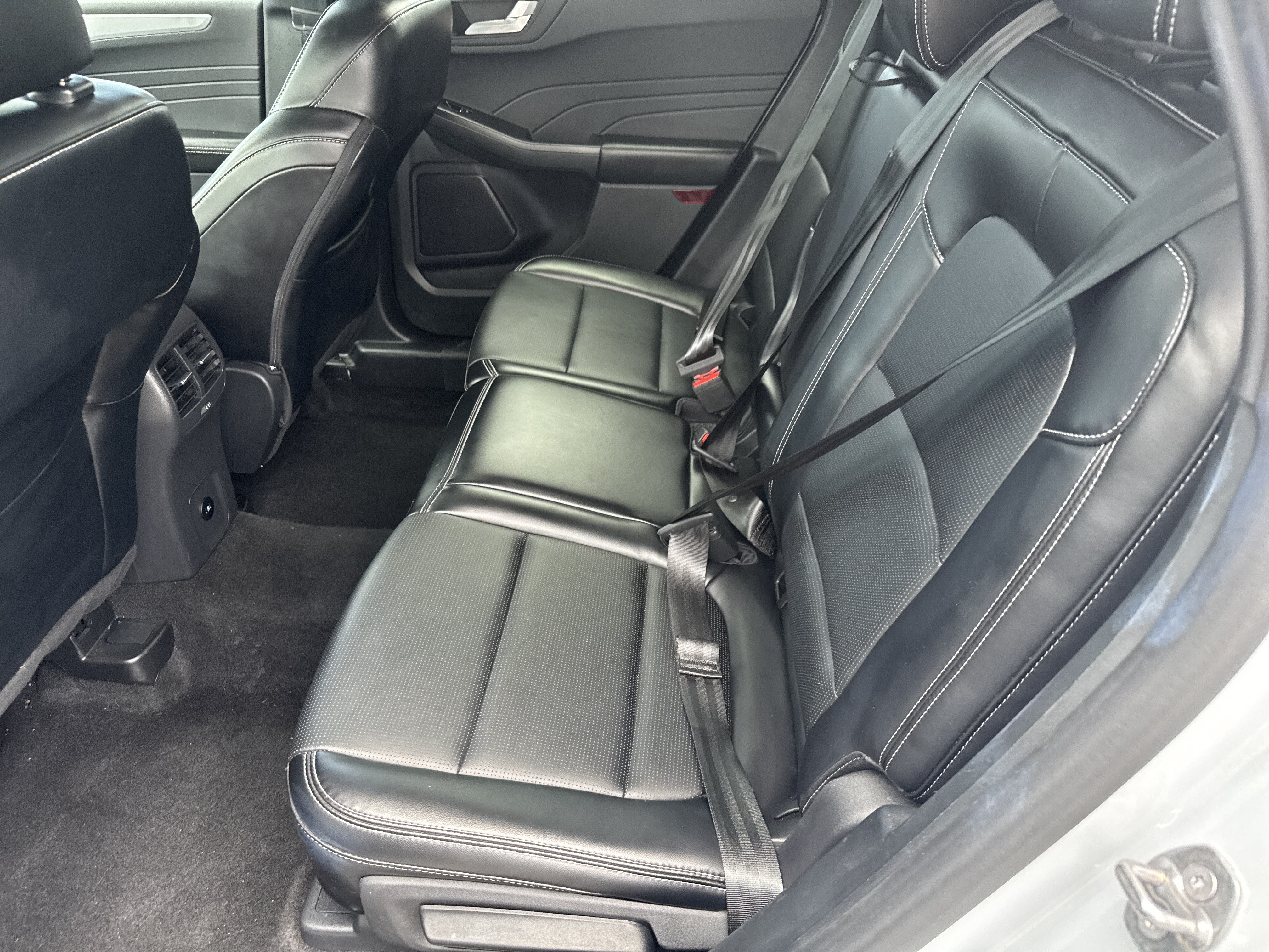 Certified 2025 Ford Escape Platinum AWD/4WD image 11