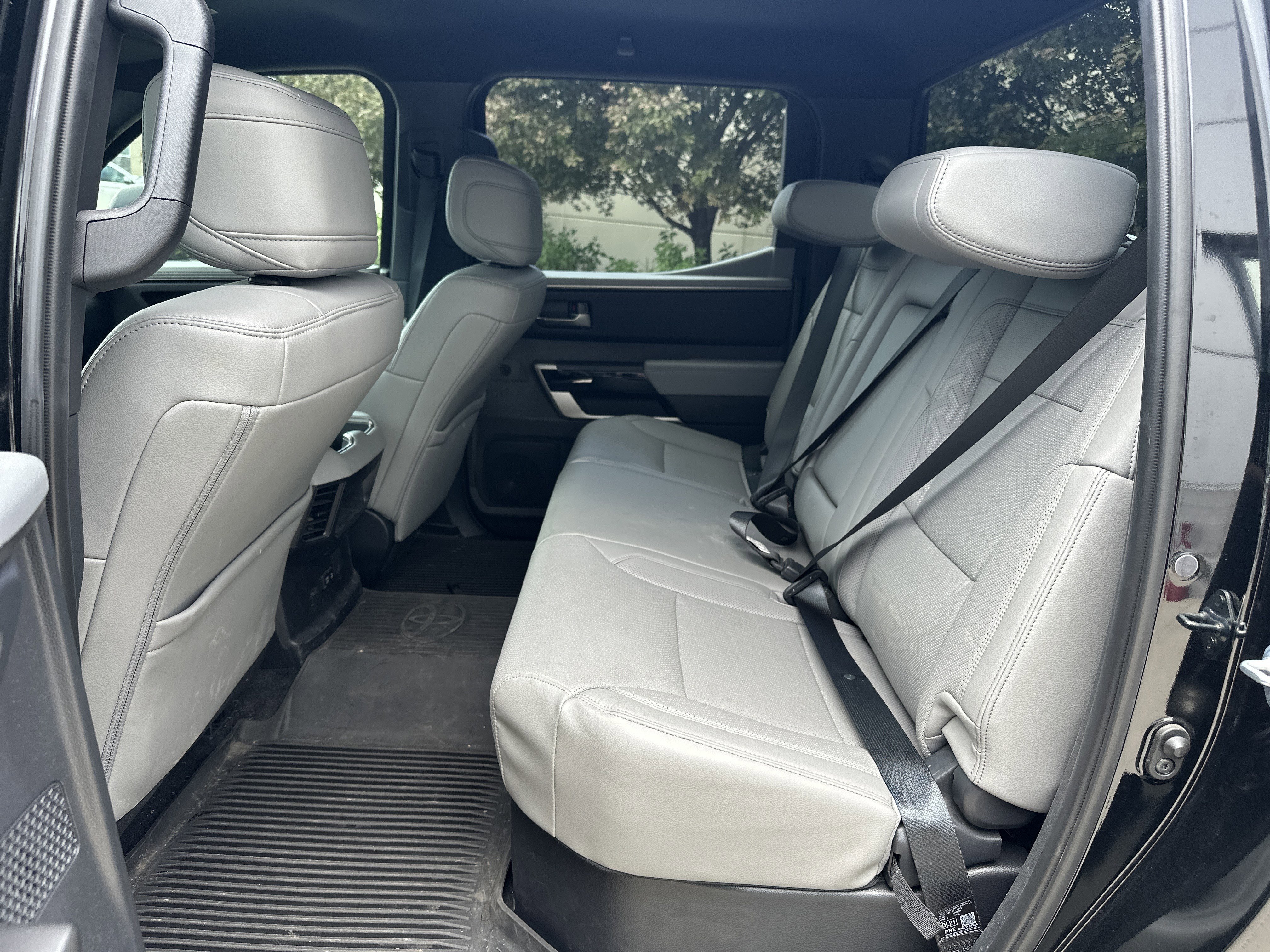 Used 2025 Toyota Tundra Limited AWD/4WD image 26