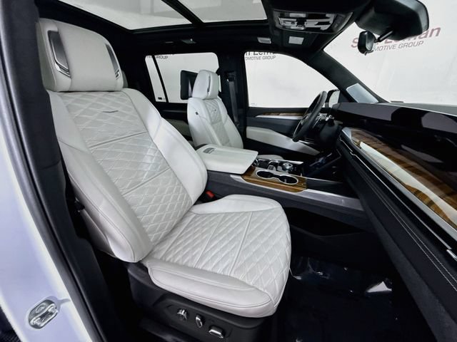 Used 2026 Cadillac Escalade ESV Platinum Sport w/ LPO, Floor Liner Package AWD/4WD image 32