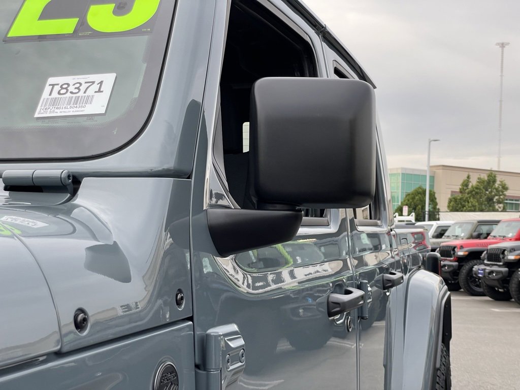 Certified 2025 Jeep Gladiator Sport image 13