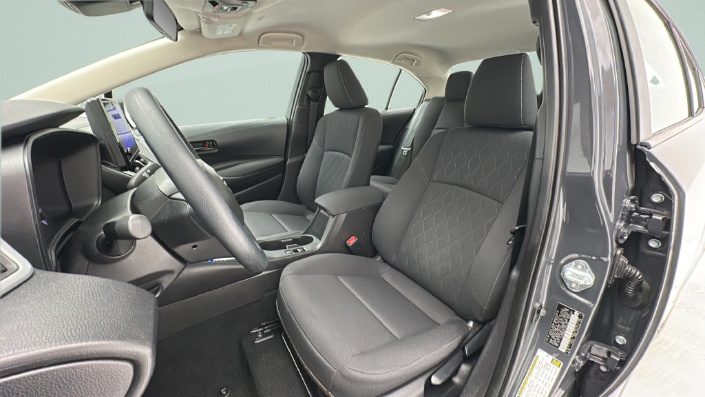 Used 2025 Toyota Corolla LE FWD image 13