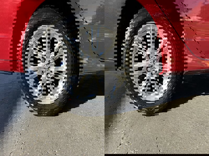 Used 2010 Honda Insight EX image 23