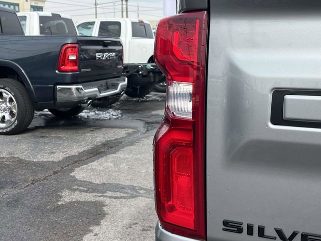 Used 2023 Chevrolet Silverado 1500 High Country w/ High Country Premium Package image 10