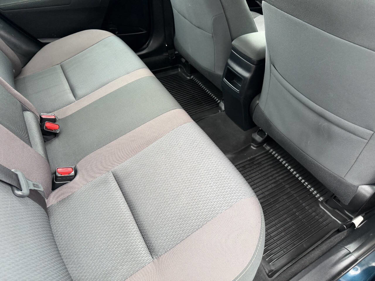 Used 2018 Toyota Corolla LE w/ LE Premium Package w/Moonroof FWD image 23