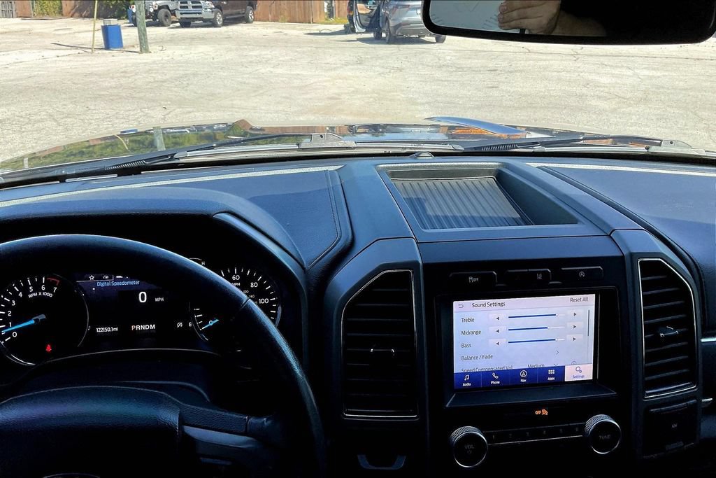 Used 2020 Ford Expedition XLT w/ Equipment Group 202A RWD image 13