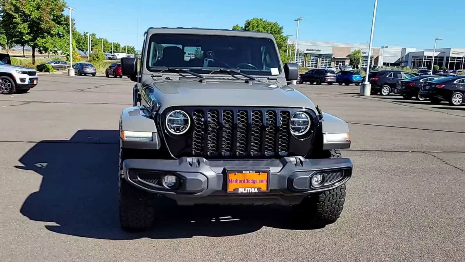 Certified 2021 Jeep Gladiator Sport AWD/4WD image 3