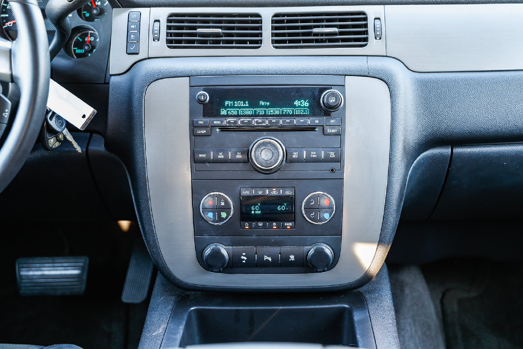 Used 2009 Chevrolet Avalanche LT w/ Suspension Package, Off-Road AWD/4WD image 18