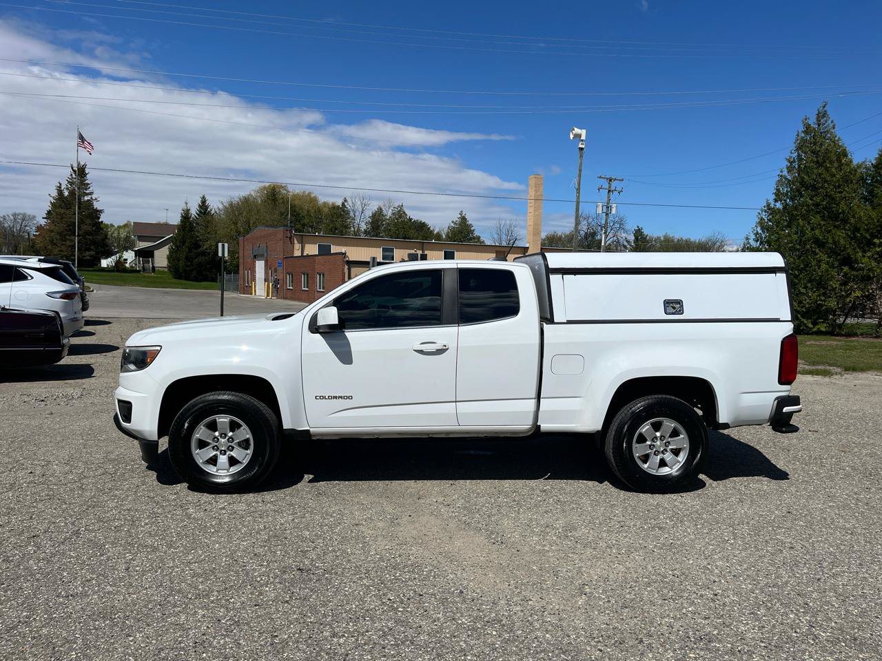 Used 2017 Chevrolet Colorado W/T w/ WT Convenience Package AWD/4WD image 2