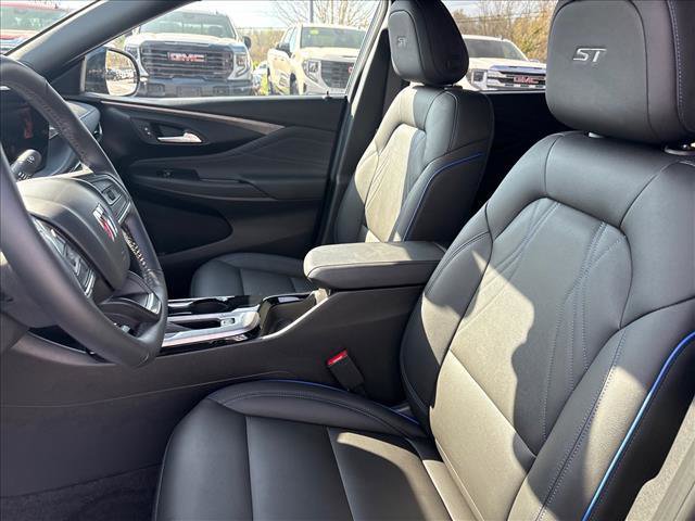 Certified 2024 Buick Envista Sport Touring w/ Convenience I Package image 19