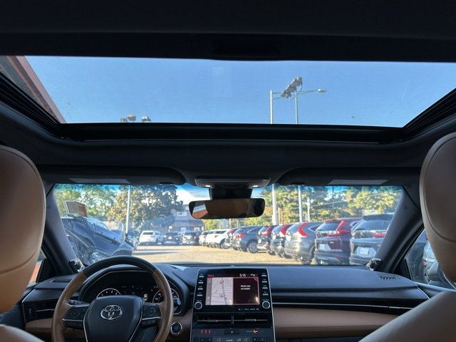 Used 2020 Toyota Avalon Limited image 13