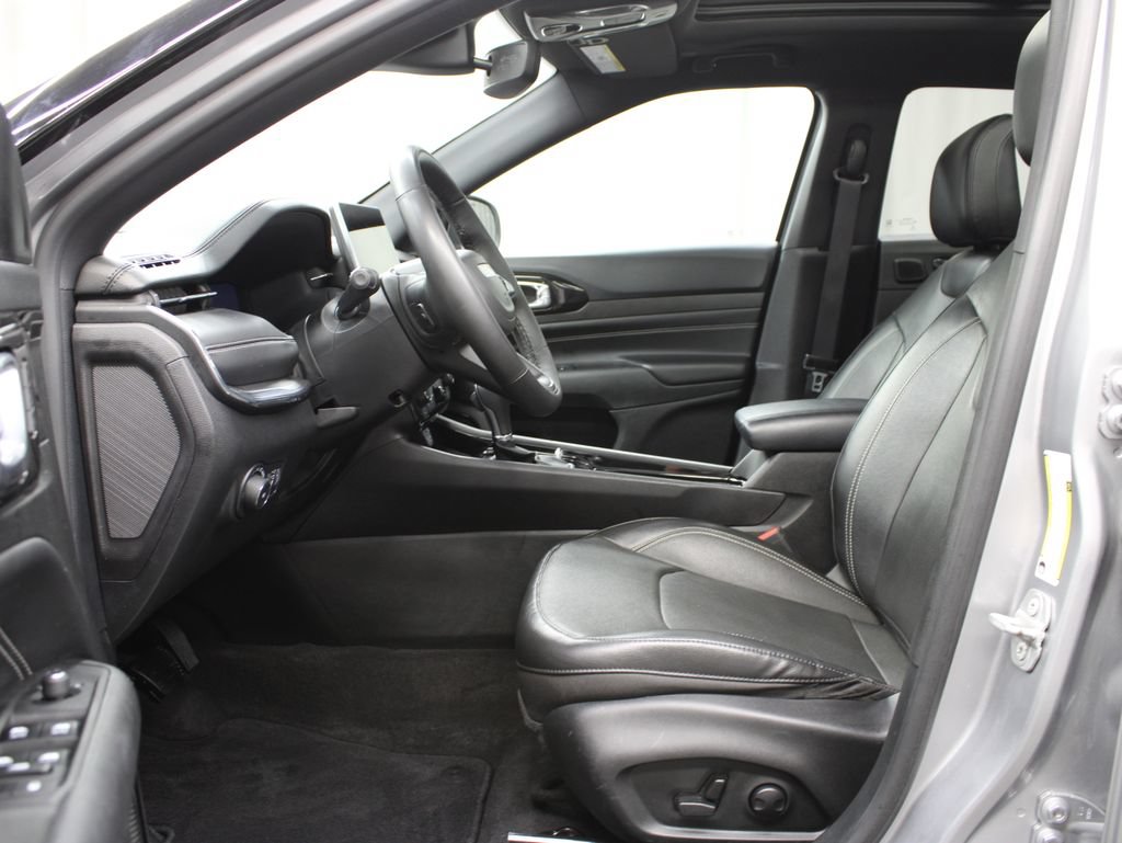 Used 2023 Jeep Compass High Altitude w/ Driver Assist Group I AWD/4WD image 12