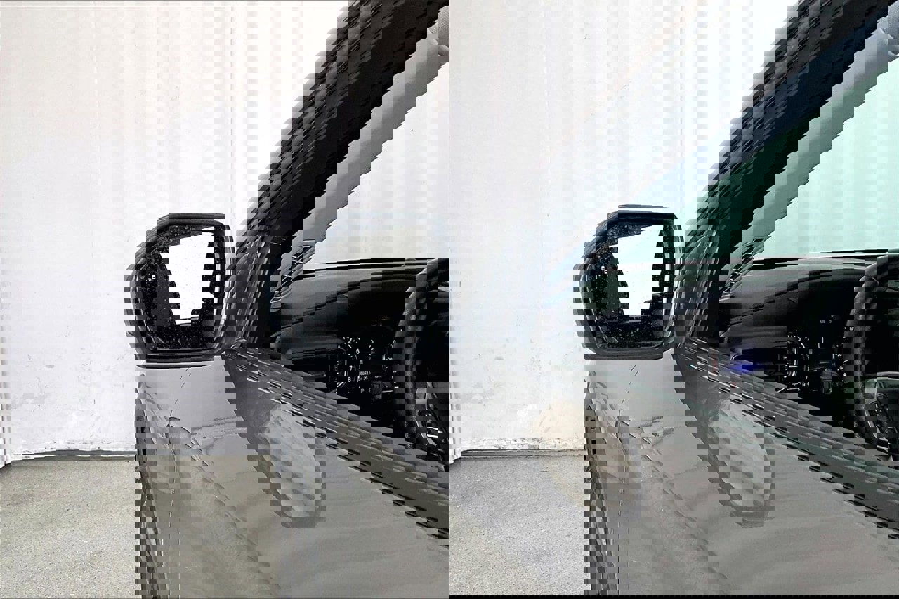 Used 2021 Ford Explorer XLT w/ Equipment Group 202A image 10