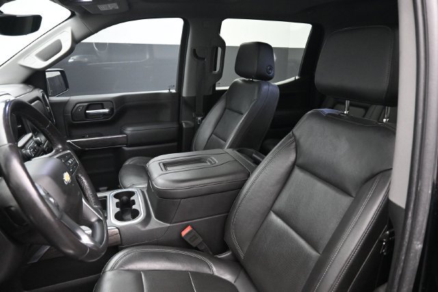 Used 2020 Chevrolet Silverado 1500 LTZ w/ LTZ Premium Package AWD/4WD image 17