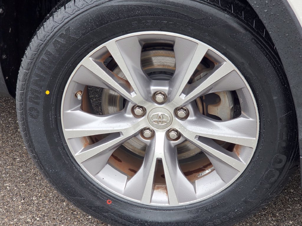 Used 2015 Toyota Highlander Plus FWD image 17