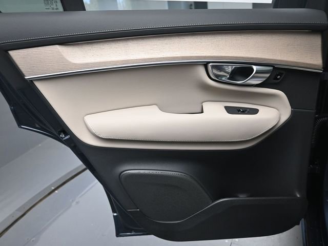 Used 2026 Volvo XC90 B6 Plus w/ Protection Package Premier image 25