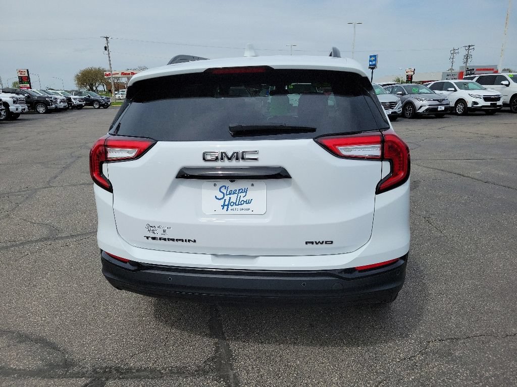 Used 2023 GMC Terrain SLE w/ Driver Convenience Package AWD/4WD image 6