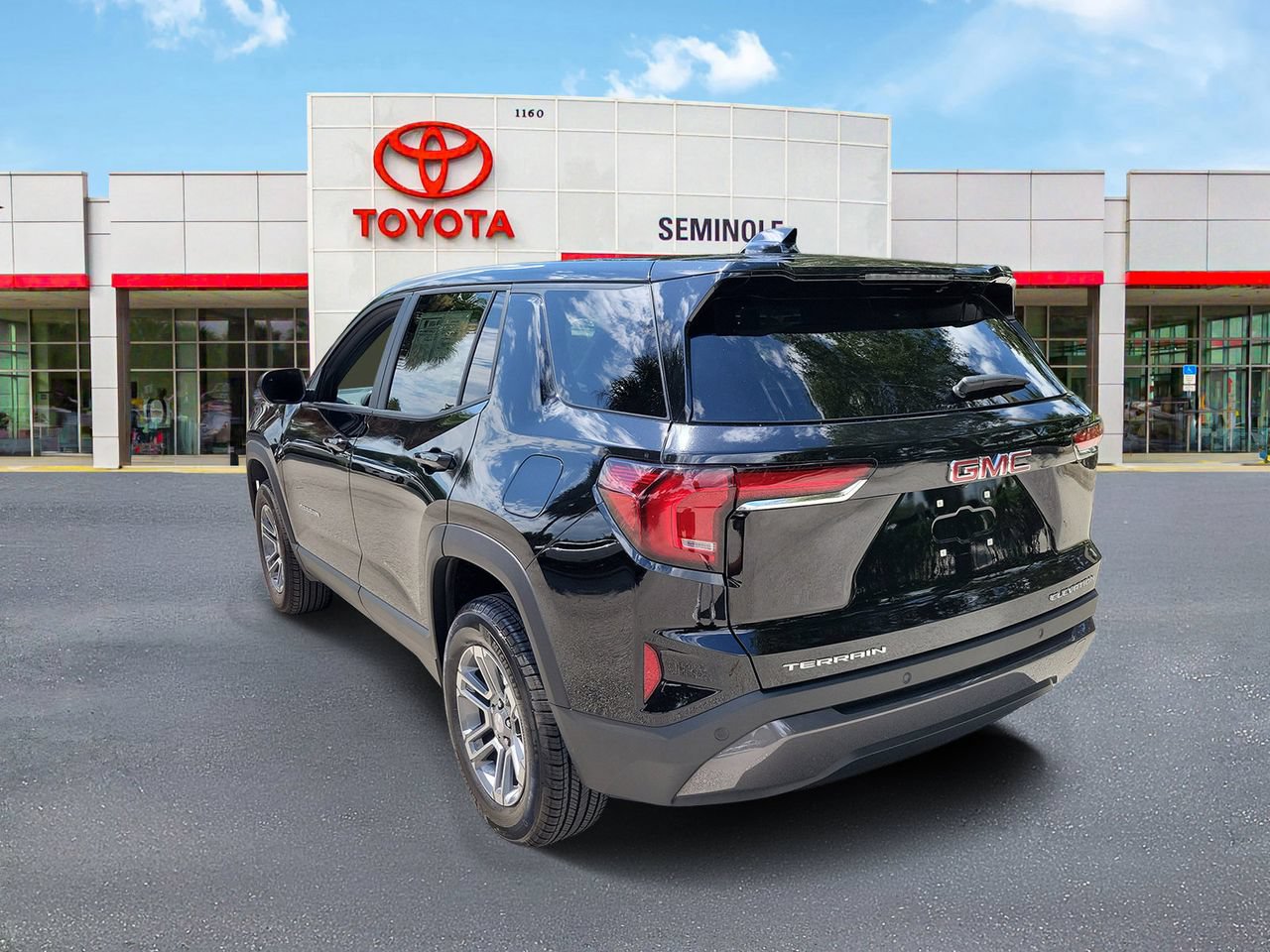 Used 2026 GMC Terrain Elevation FWD image 4