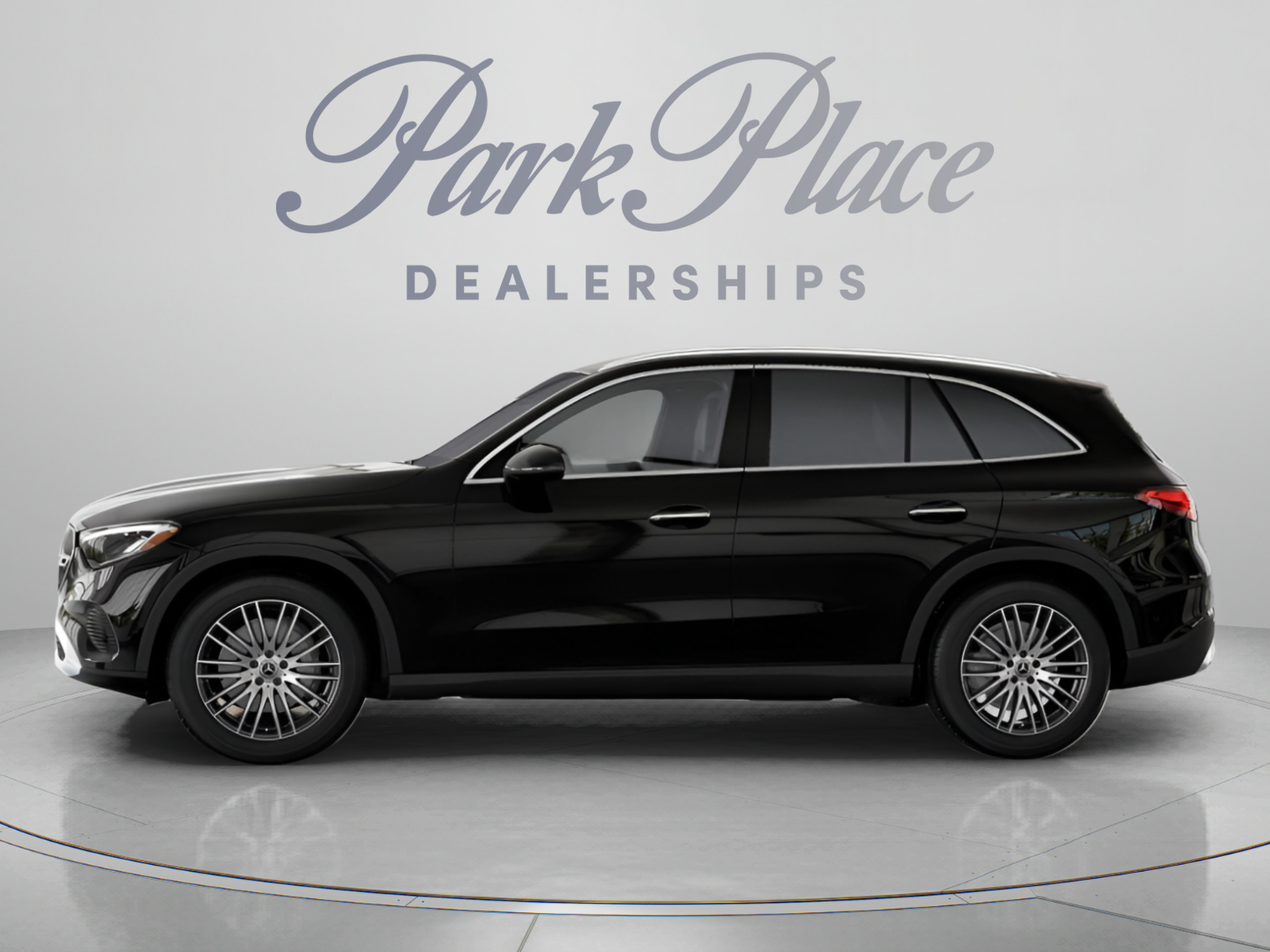 Used 2026 Mercedes-Benz GLC 300 image 4