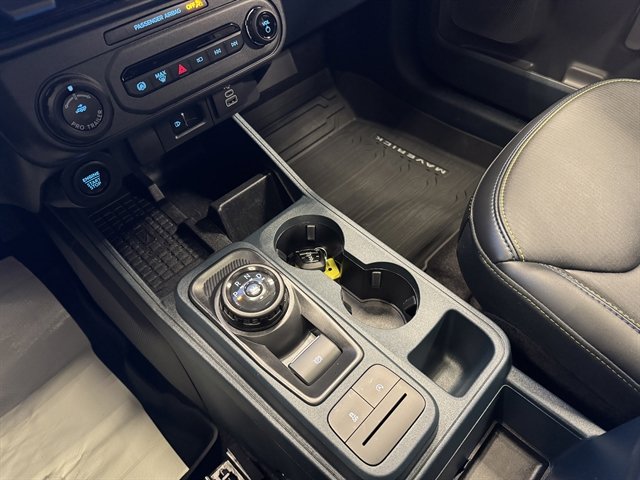 Used 2025 Ford Maverick Lobo image 30