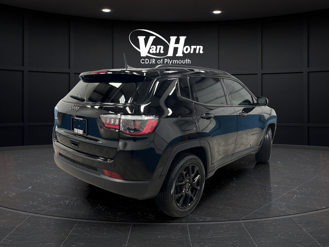 Used 2025 Jeep Compass Latitude w/ Altitude Special Edition AWD/4WD image 7