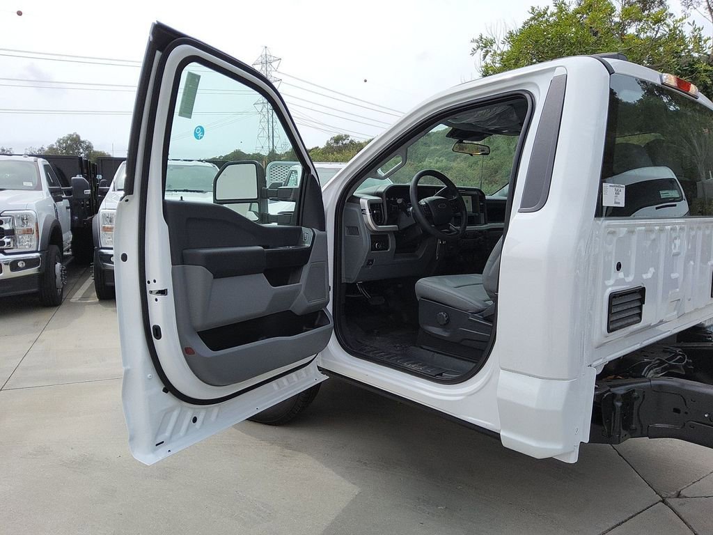 New 2026 Ford F350 XL w/ XL Chrome Package image 5