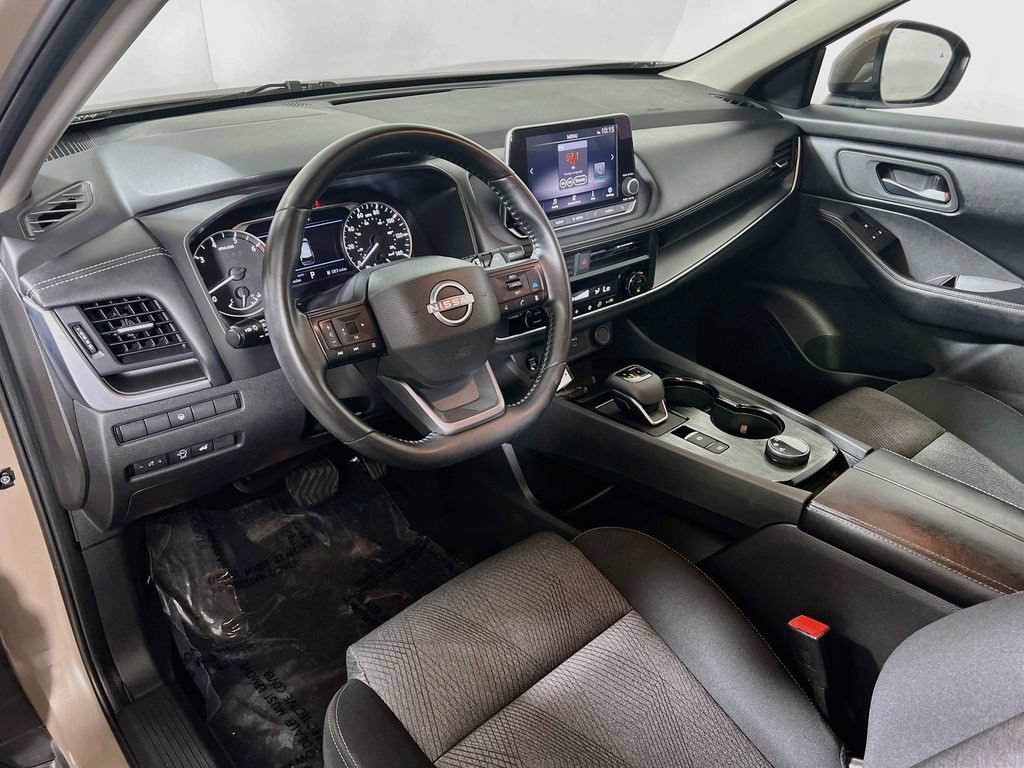 Used 2025 Nissan Rogue SV AWD/4WD image 9