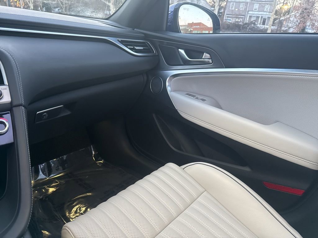 Used 2025 Genesis G70 2.5T w/ Sport Prestige Package image 23