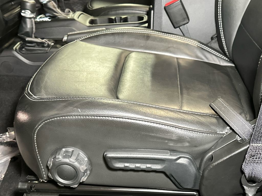 Used 2022 Jeep Wrangler Unlimited Sahara w/ Cold Weather Group image 20