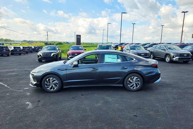 New 2026 Hyundai Sonata Blue FWD image 4