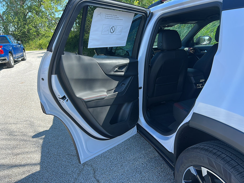 New 2026 Chevrolet Equinox RS w/ Convenience Package III AWD/4WD image 9