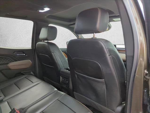 Used 2023 GMC Canyon Denali image 17