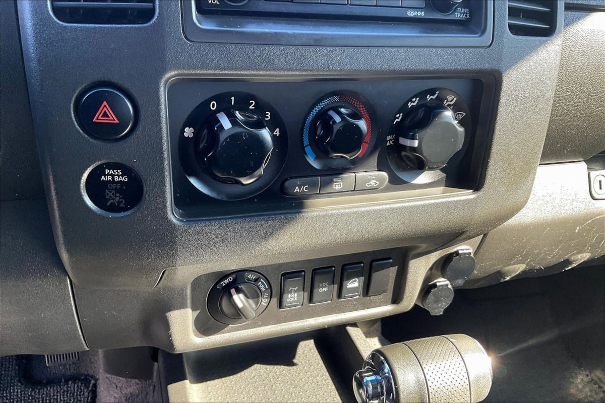 Used 2006 Nissan Frontier NISMO w/ (J01) Sunroof Pkg image 16